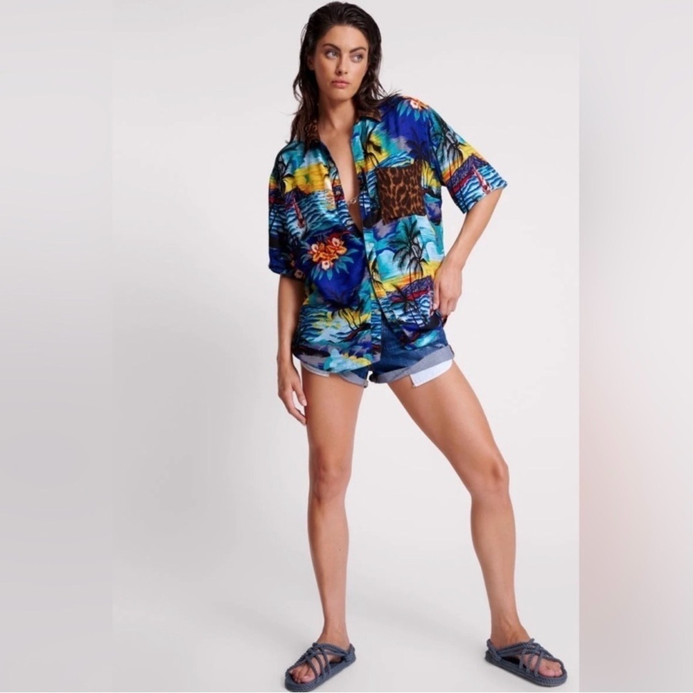 NWT One Teaspoon Utopia Leopard Print
Hawaiian Shirt, Size XL